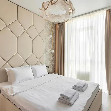 Sea Pearl Luxury * Odessza
